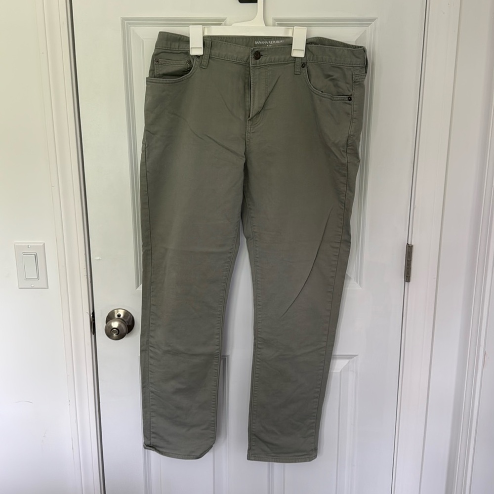 Banana Republic Men’s Travel Jean Athletic Fit